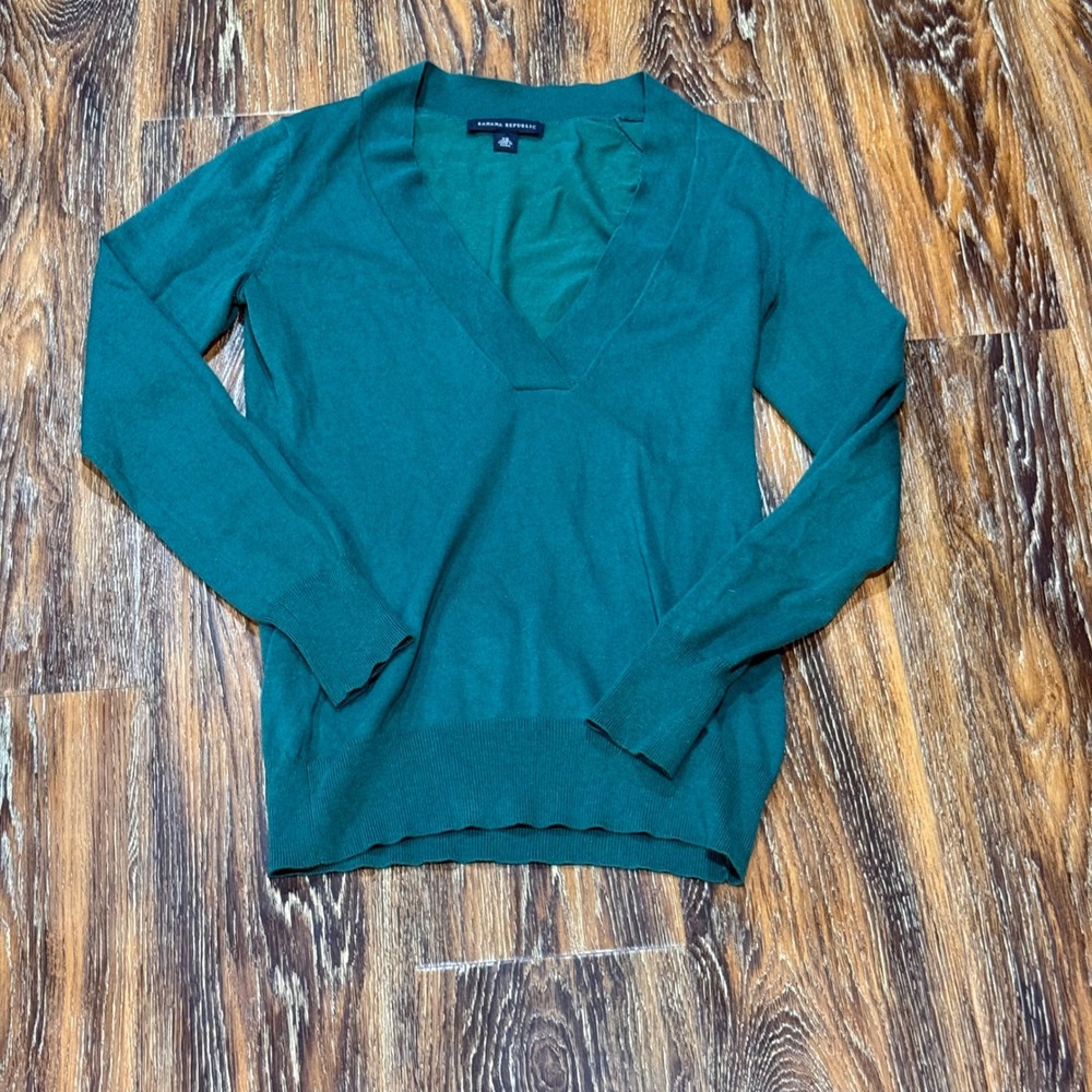 Banana Republic Womens Size XS Dark Green V-Neck Knit Pullover‎ Sweater Slim Fit